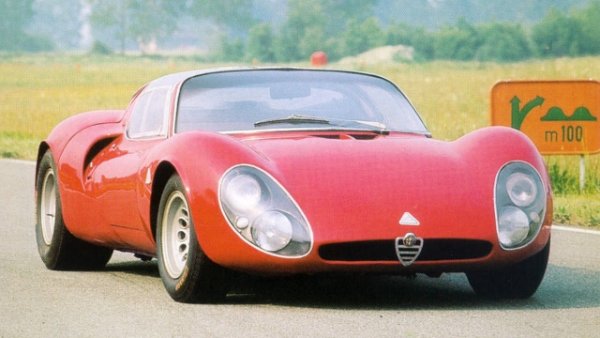 Наскоро почетен от лимитирана серия със същото име - Alfa Romeo 33 Stradale е осмият най-красив италиански автомобил в историята. Произведен в по-малко от 20 екземпляра между 1967 и 1969 г., той се задвижва от 2,0-литров  V8 двигател, усилен до 230 к.с. при 8800 об./мин. 

ChatGpt анализира: „Считан от мнозина за един от най-красивите автомобили, произвеждани някога, 33 Stradale е рядка комбинация от елегантност и производителност. Дизайнът на Франко Скалионе е чист и чувствен“.